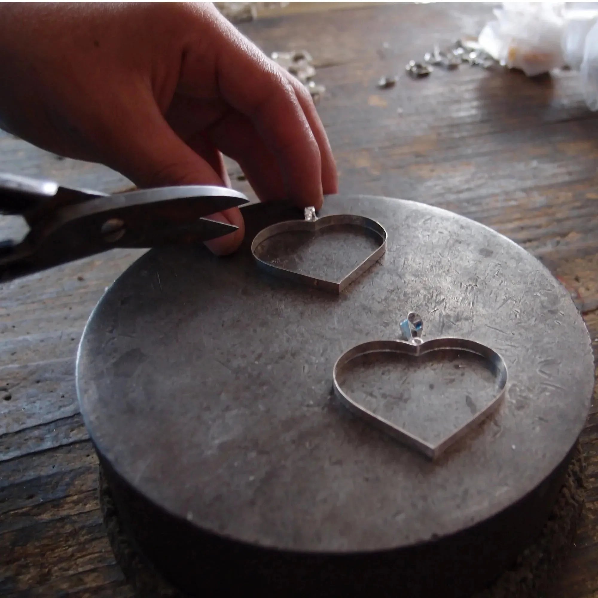 Purple Haze Heart Round link chain Bracelet with Real Flowers in Sterling Silver | Shrieking Violet®