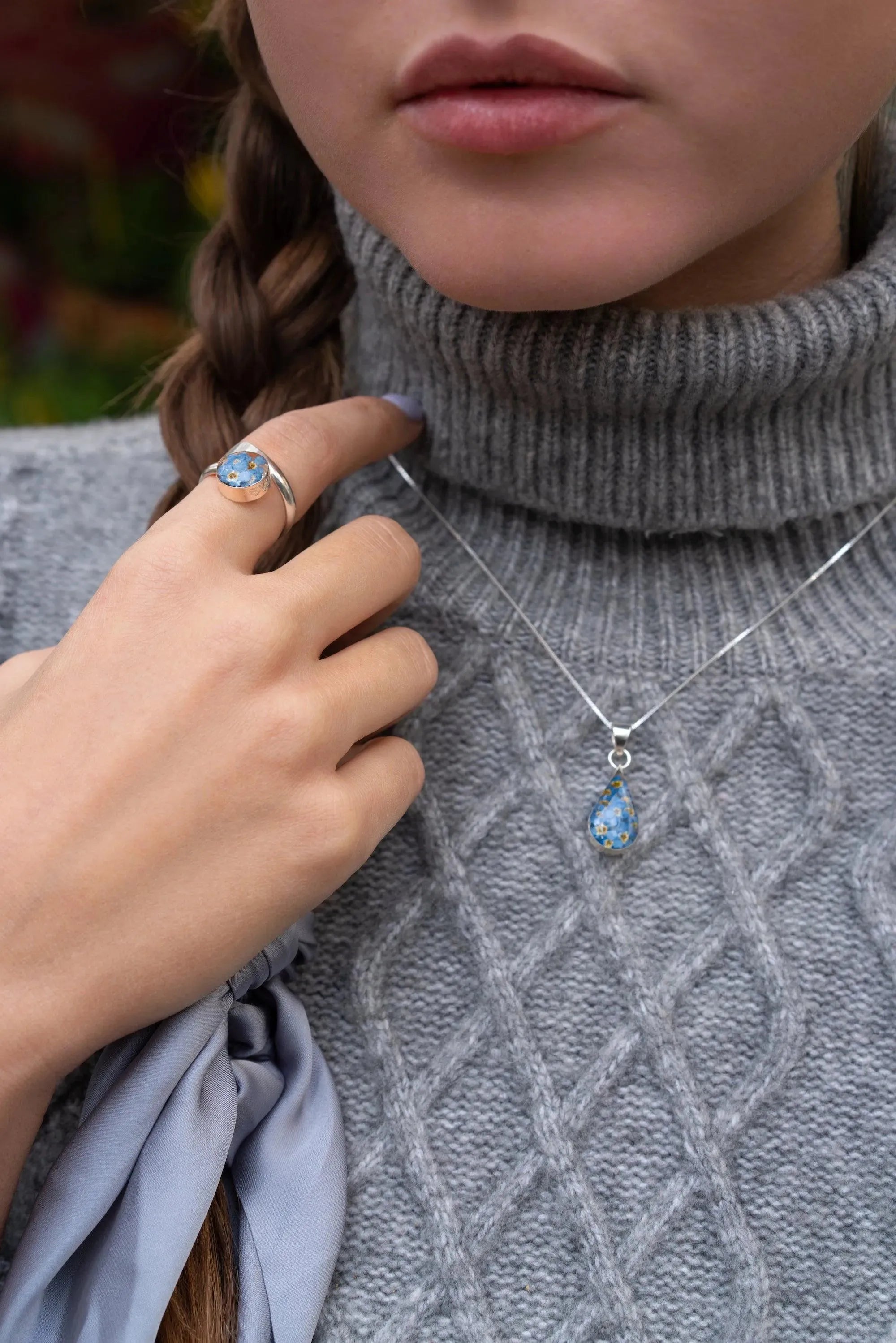 Flower jewellery by Shrieking Violet® Gold-plated sterling silver adjustable ring with real forget me nots. Ideal gift for mothers day, nan, wife